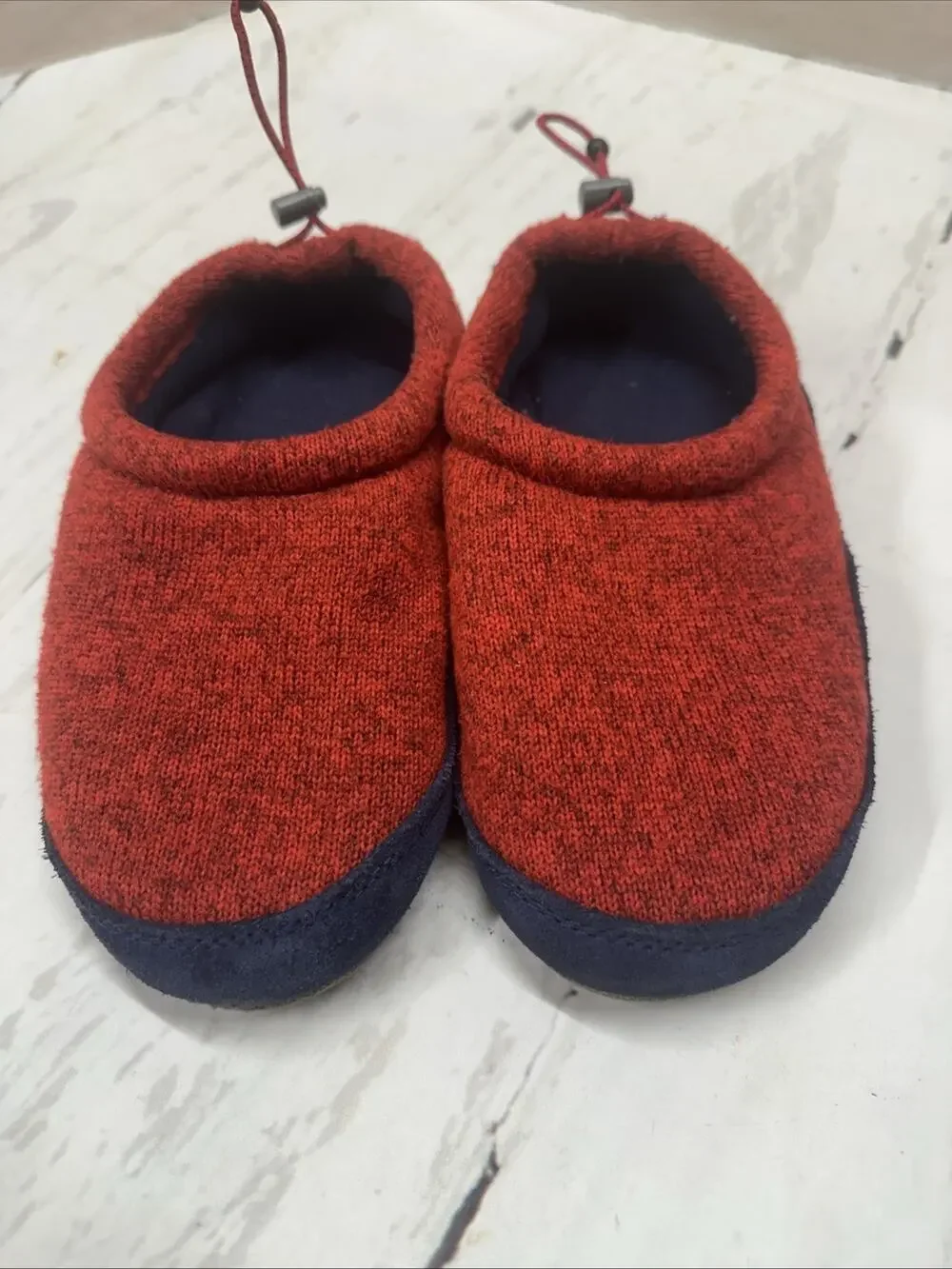 LL Bean Red Sweater Knit Fleece Cozy Comfort Slip On Slippers child size 1/2